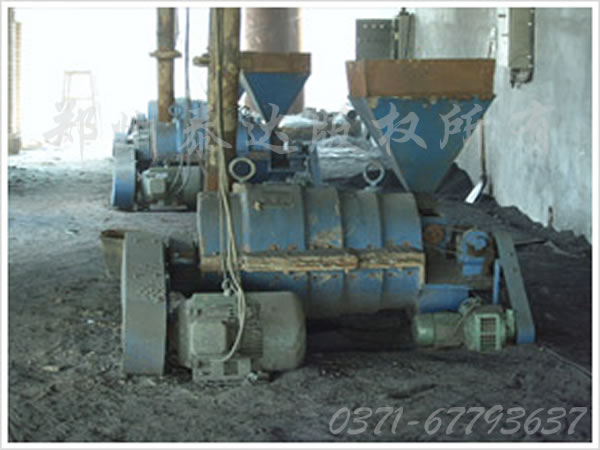 江蘇客戶烘干機配套噴煤機現